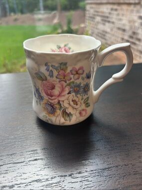Floral Porcelain Mug in Pink & Blue Bouquet. Bone China. Made in England 🏴󠁧󠁢󠁥󠁮󠁧󠁿